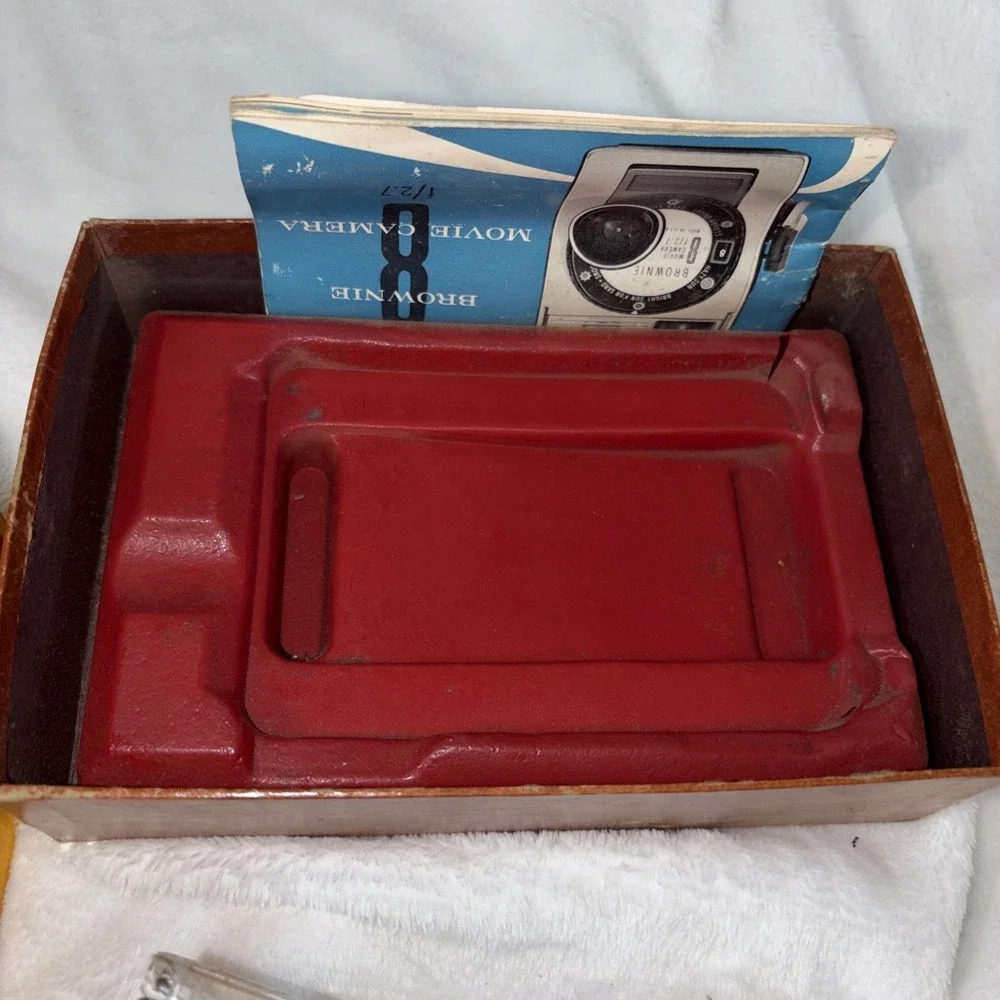 Vintage Kodak Brownie 8mm Movie Camera II 1/2.3 Lens‎ Original Box Not Tested
